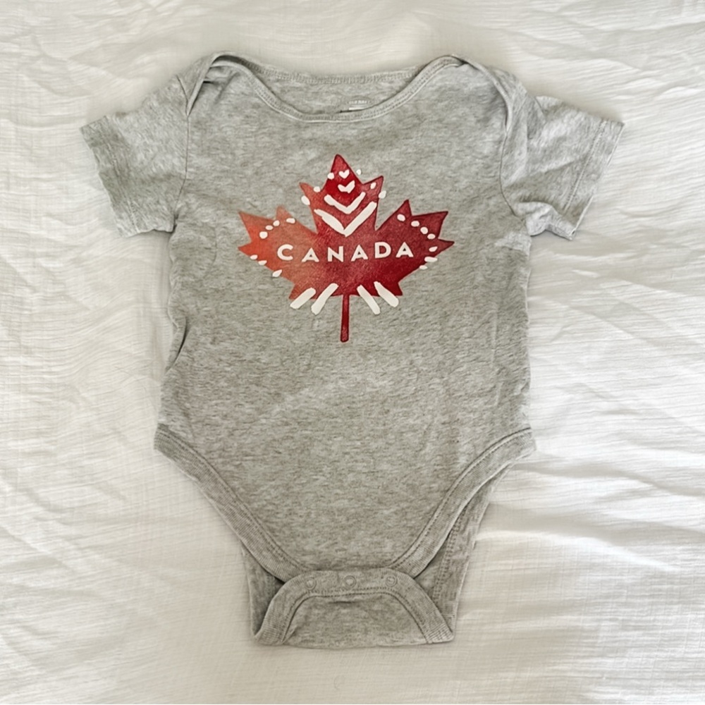 4/$20 Maple Leaf Baby Onesie | Old Navy | 18-24 Months